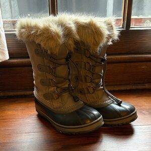 Sorel Kids Boots with Fur Trim - Gray and Black